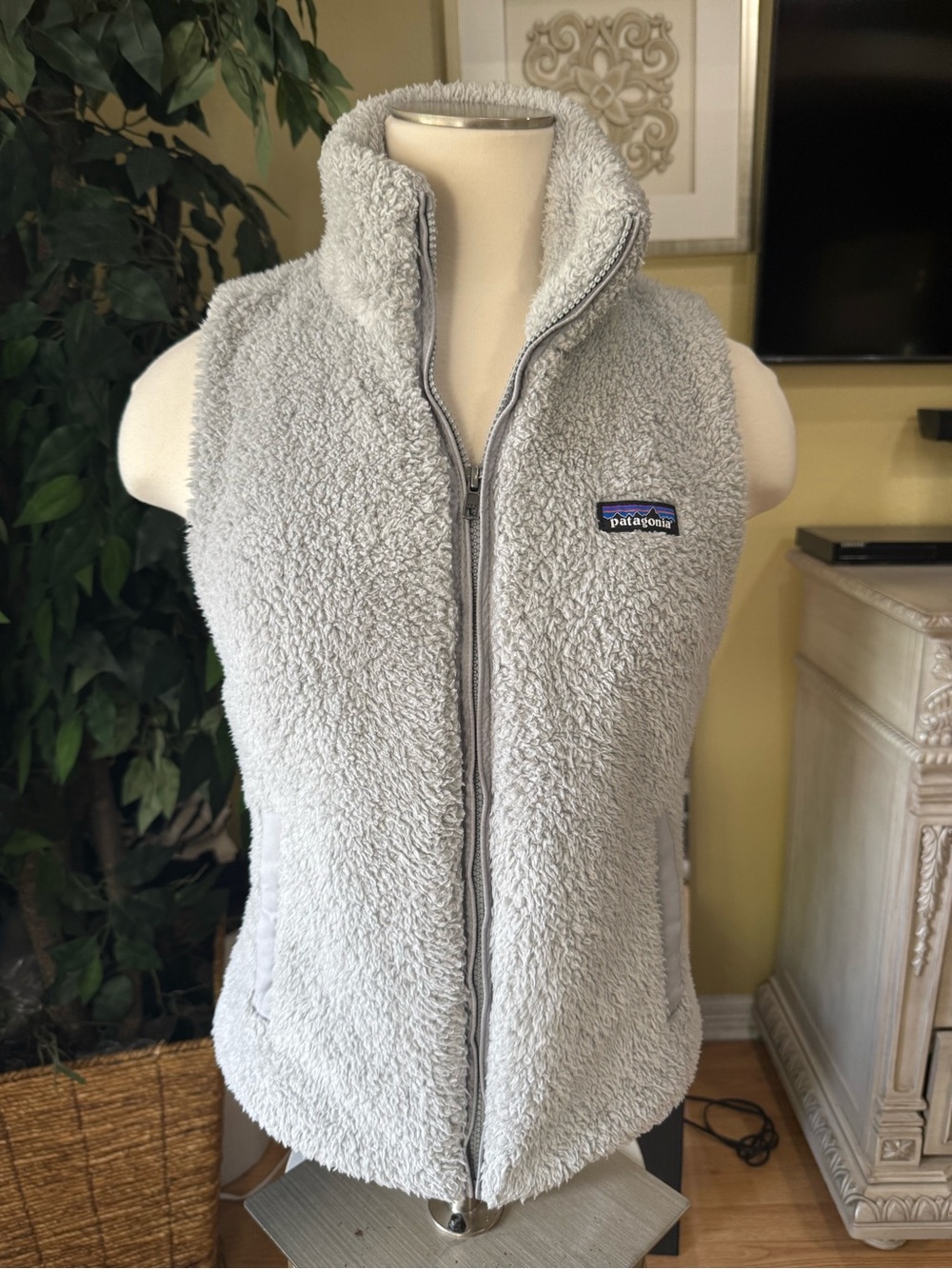 Patagonia Women’s Los Gatos Fleece Vest Small Gray Full Zip STY25216 FA17